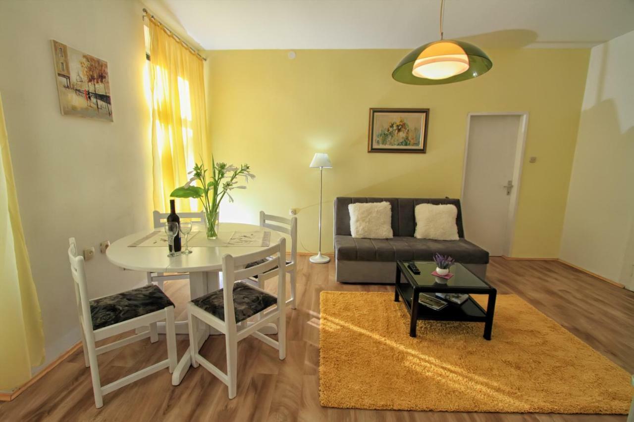 Bivium Apartment โอโทชาส ภายนอก รูปภาพ